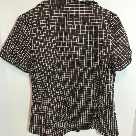 Banana Republic Short Sleeved Button Up Shirt PM - Picture 5 of 8